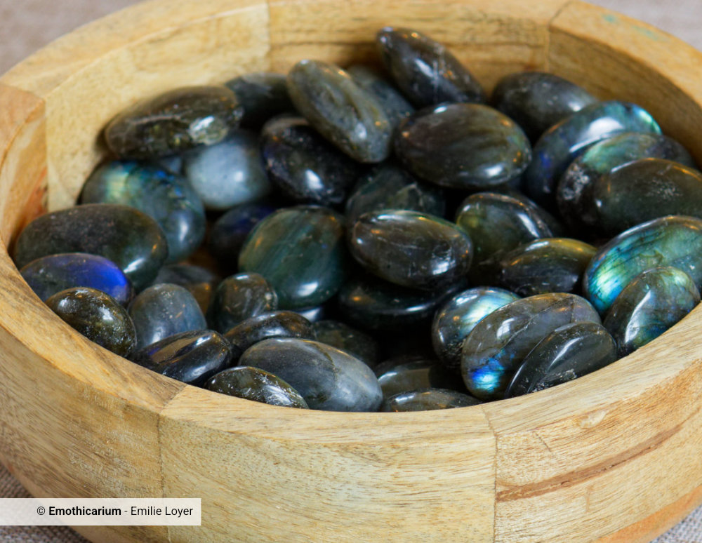 Labradorite – Pierre des thérapeutes : protection et intuition – Image 3