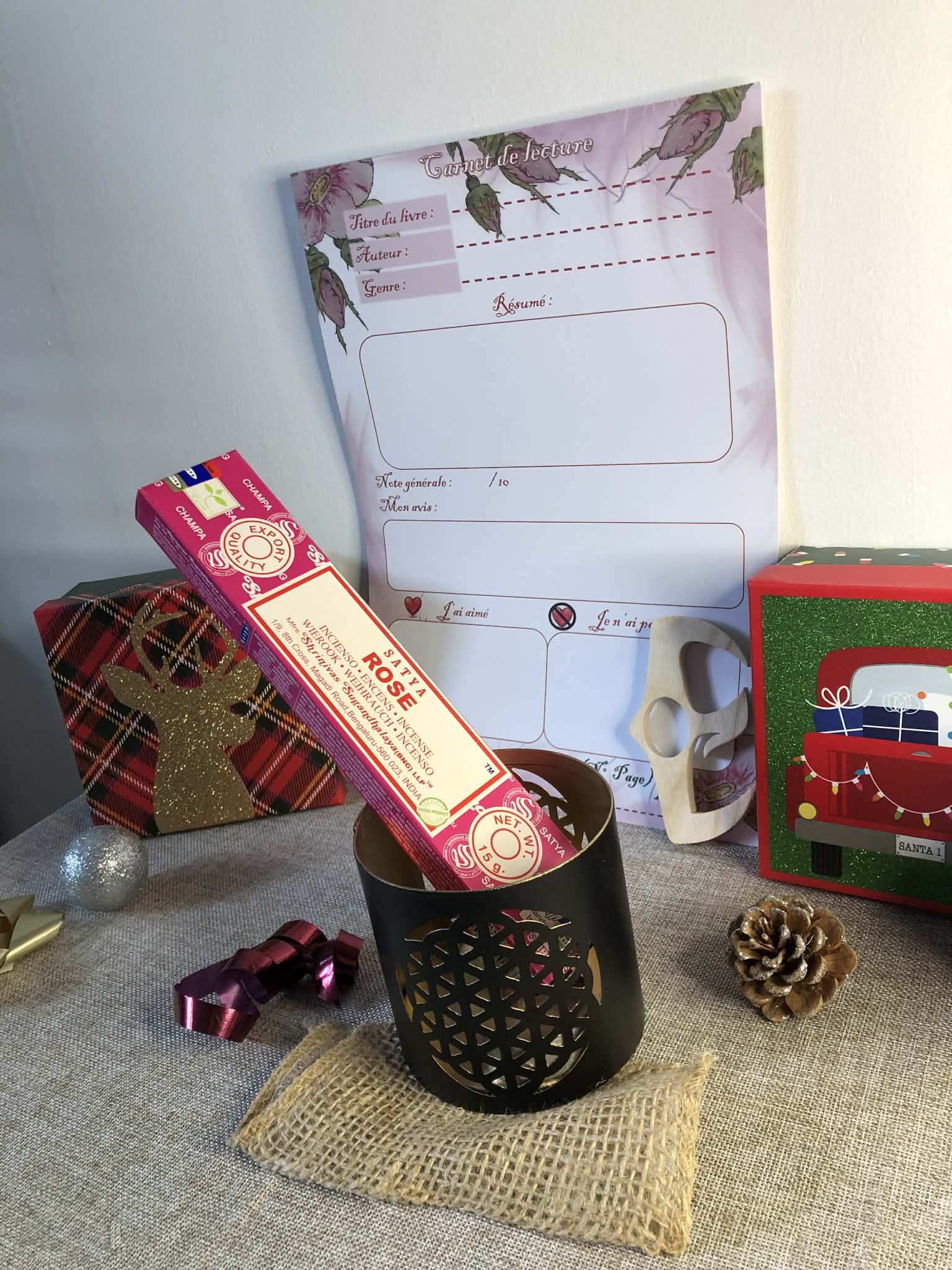 Coffret Lecture & Douceur : Carnet de lecture, Bougeoir, Encens à la rose & Bague de lecture – Image 2