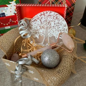 Coffret Cadeau : Plaque de Sélénite « Arbre de Vie » & Rouleau de Massage en Quartz Rose