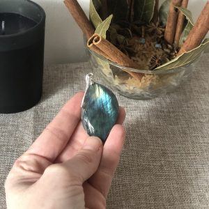 🌿 Pendentif en labradorite