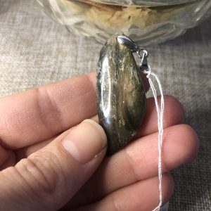 🌿 Pendentif en labradorite